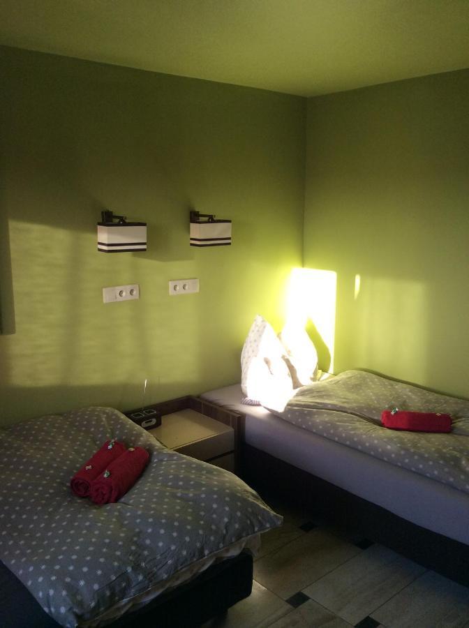 Mika Rooms Raclawicka 144 & Wislicka 3 Studio - Adults Only Warschau Exterior foto